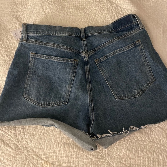 NWT Abercrombie & Fitch | 4” High Rise Mom Short | Curve Love - Picture 4 of 4